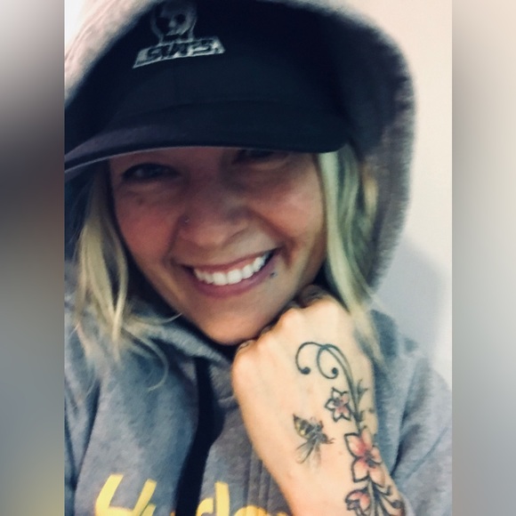 Meet your Posher, Kat - Picture 4 of 4